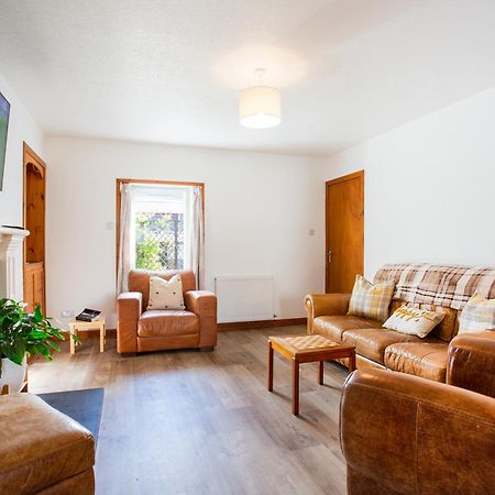 Mike'S 3-Bedroom Countryside Cottage Alness Exterior foto